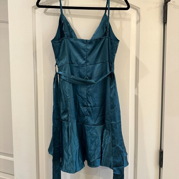 Teal, ruffled mini-dress with fabric belt - Picture 2 of 4